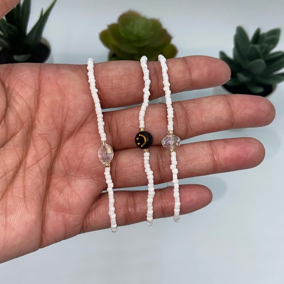 Handmade Trendy Glass Bead Bracelets with Smiley Face - Picture 2 of 7